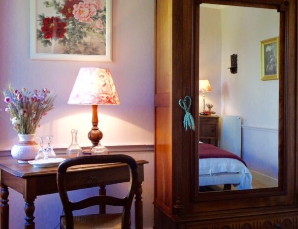 MAISON-1780-CHAMBRES-TABLE-HOTES-CHARME-AUVERGNE-BERRY-11
